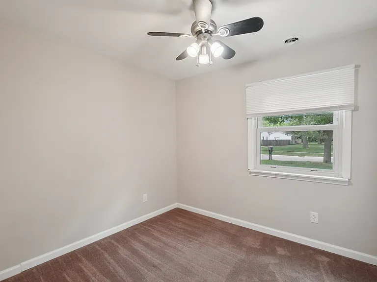 1096 Truwood Dr — Photo 32