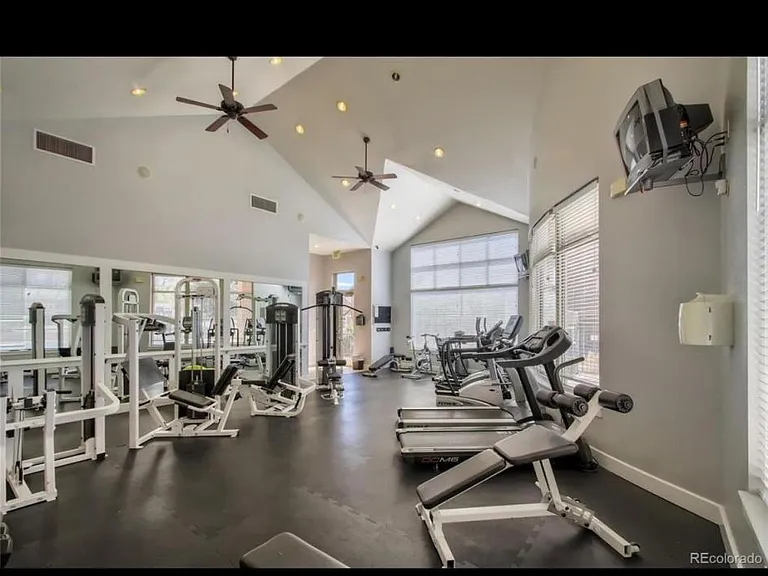 5453 Zephyr Ct — Photo 25