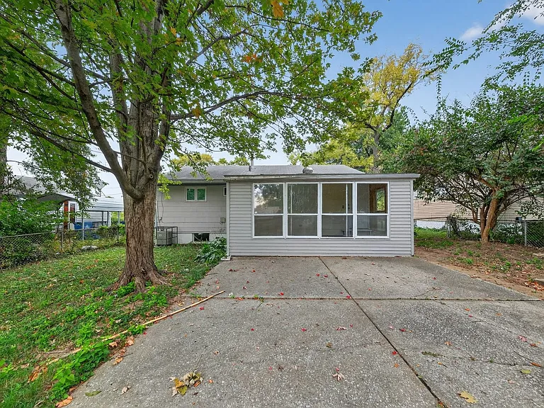 138 Grampian Rd — Photo 21