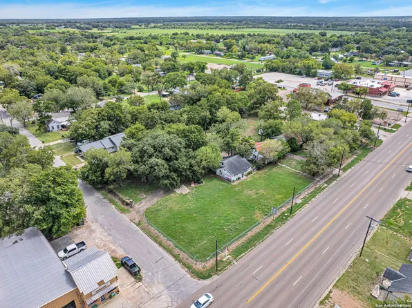 505 esplanade, Cuero, TX 77954