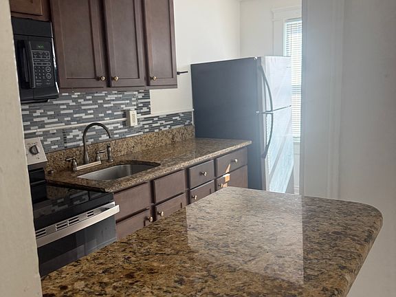 4th image of 23 S Hollywood Ave APT 6