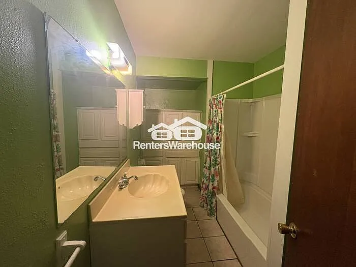 1501 Briarwood Blvd — Photo 16