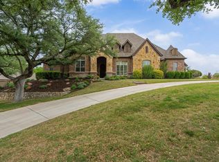 5800 Maple Valley Dr, Azle, TX 76020