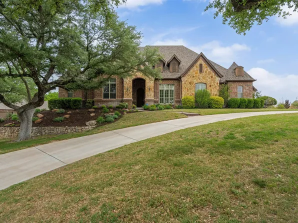 5800 Maple Valley Dr, Azle, TX 76020