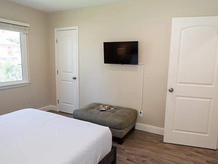 6156 Morella Ave — Photo 35