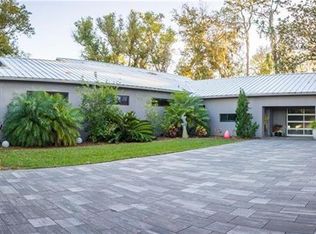 2771 Lakeshore Dr, Mount Dora, FL 32757