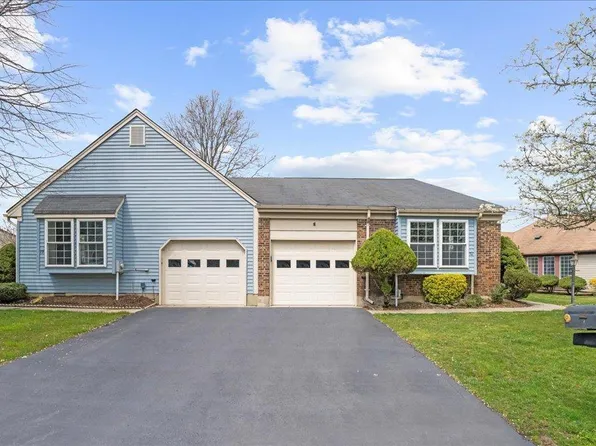 7 Ethan Allen Dr #A, Monroe Township, NJ 08831
