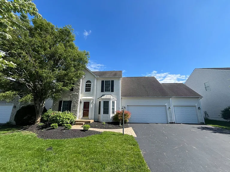 6653 Scioto Pkwy — Photo 1