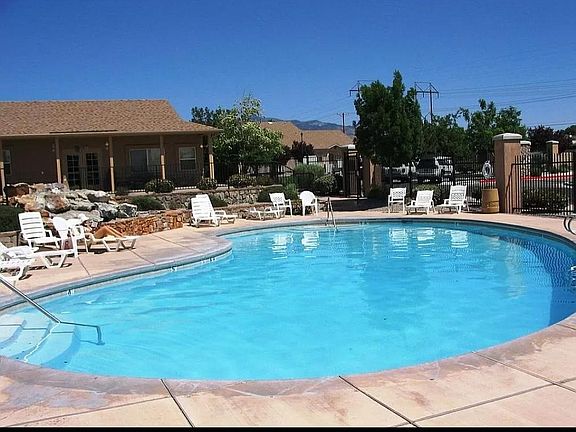 2nd image of 6501 San Antonio Dr NE