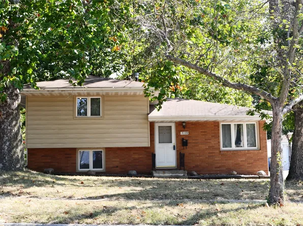 4143 E 9th St, Des Moines, IA 50313