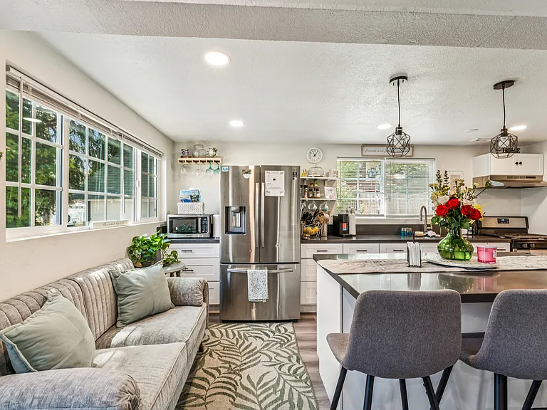 2472 Deep Creek Dr — Photo 4