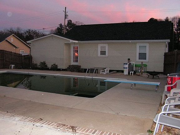 2nd image of 607 Mauney Ave