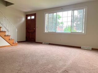 33 Oakridge Dr, Buffalo, NY 14224