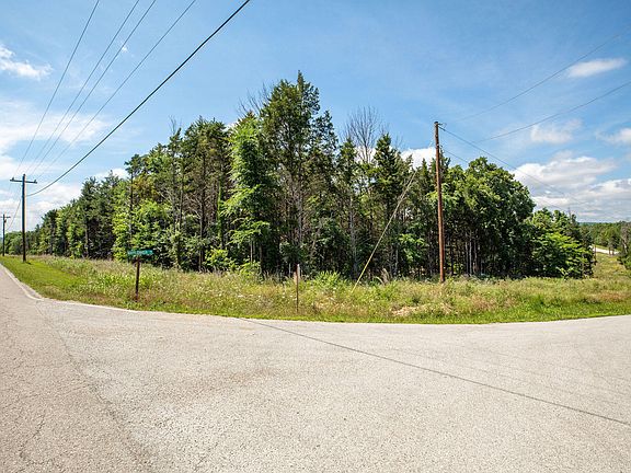 3rd image of 205 Mayflower Drive