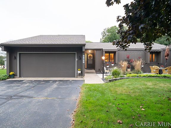 4th image of 783 Brook Village Dr