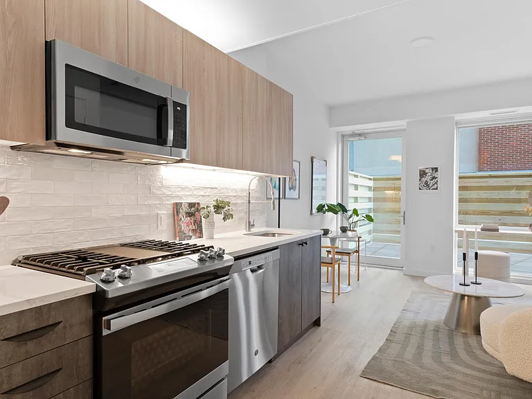 *Photos shown are of unit 488 with terrace. This unit does not have a terrace*