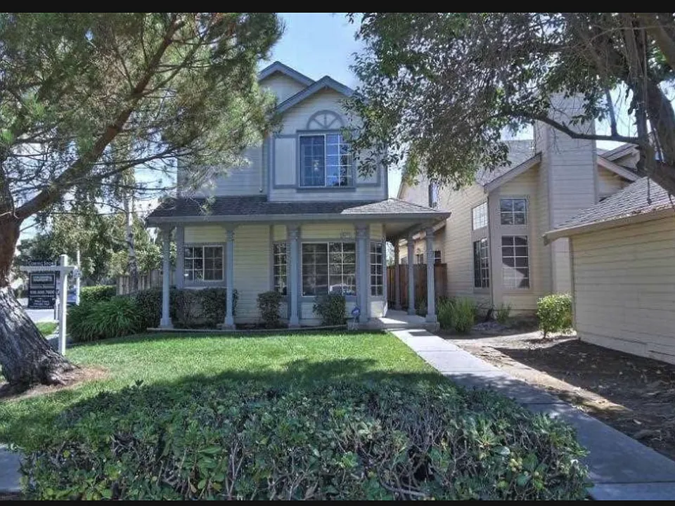 39771 Potrero Dr