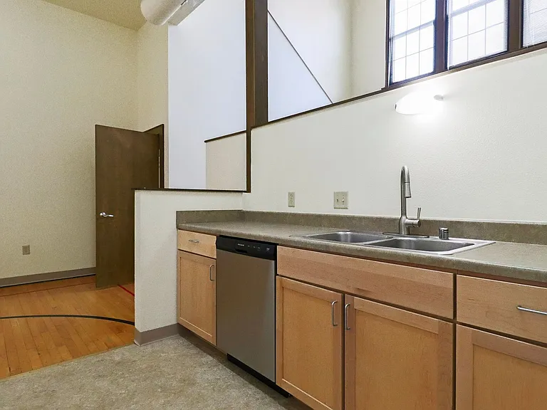 East High Apartments — Photo 98