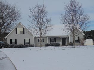 910 Cove Pl, Locust Grove, GA 30248