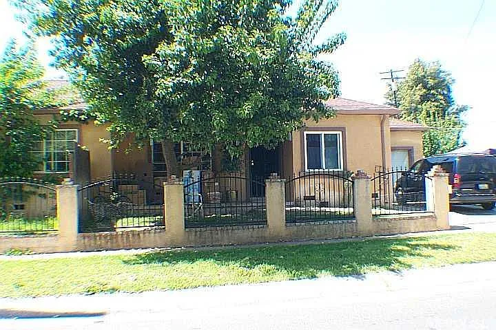 2305 Fairfield St photo 1