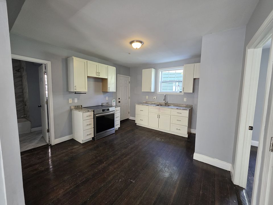 1st image of 32 Park St #1