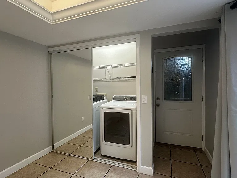 1532 N Carolwood Blvd — Photo 8