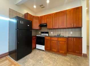 338 8th St #B3, Brooklyn, NY 11215