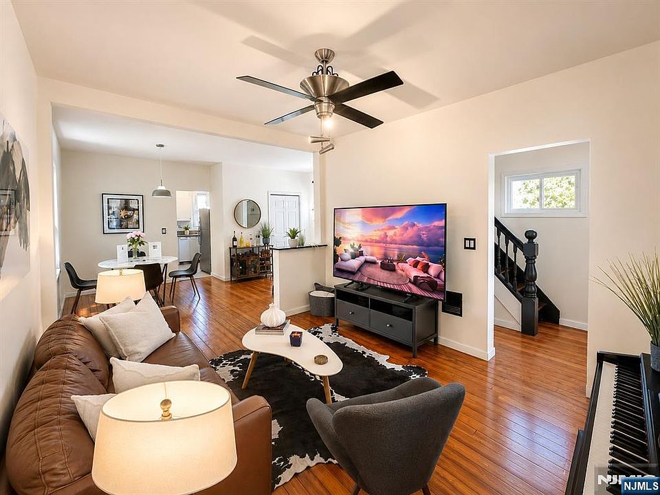 1st image of 18 Garden St