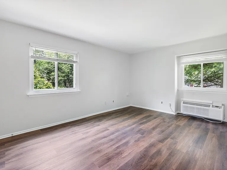 30 Bolton Ct — Photo 11