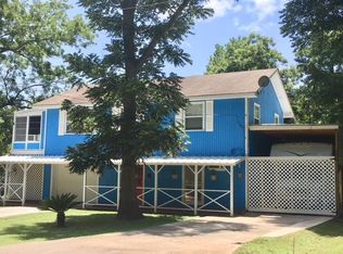 308 Creekside Dr, Holiday Lakes, TX 77515