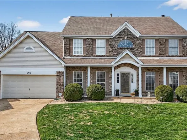 764 Charleston Oaks Dr, Ballwin, MO 63021