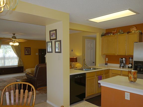 2nd image of 10307 Silverbrook Pl