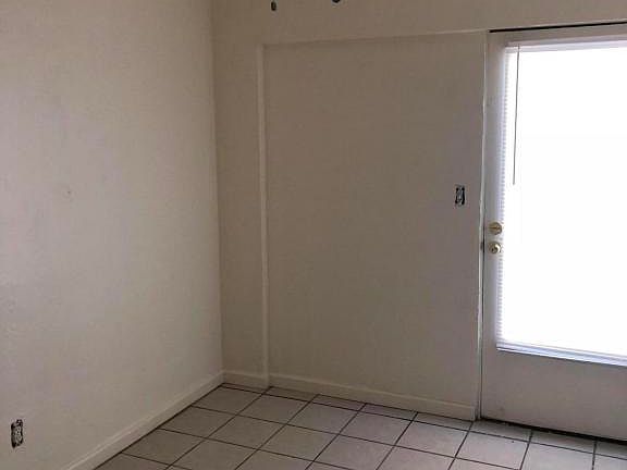 5th image of 304 W McNeil St