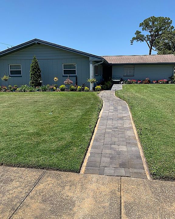 1st image of 300 Tangerine Dr