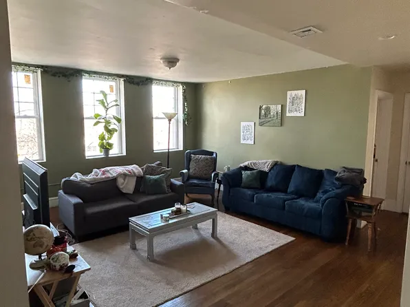 394 Riverway, Boston, MA