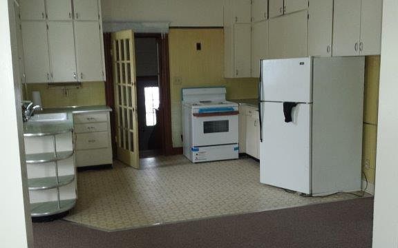 3rd image of 801 Salzburg Ave