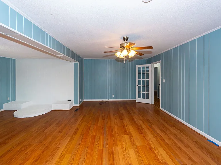 109 Runnymede Ln — Photo 31