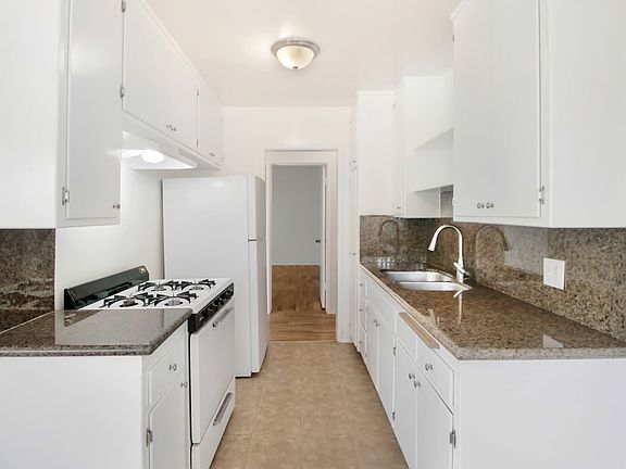 4th image of 1437 Brockton Ave APT 1