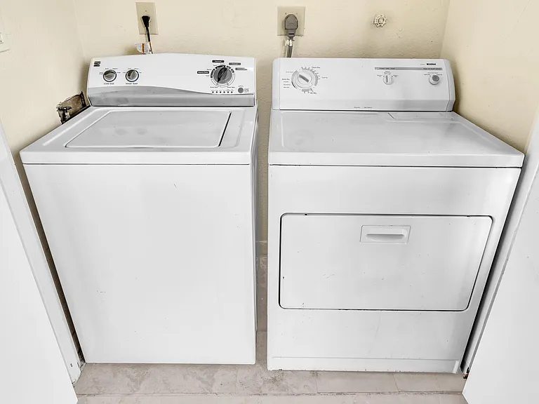 2881 N Oakland Forest Dr #307 — Photo 18
