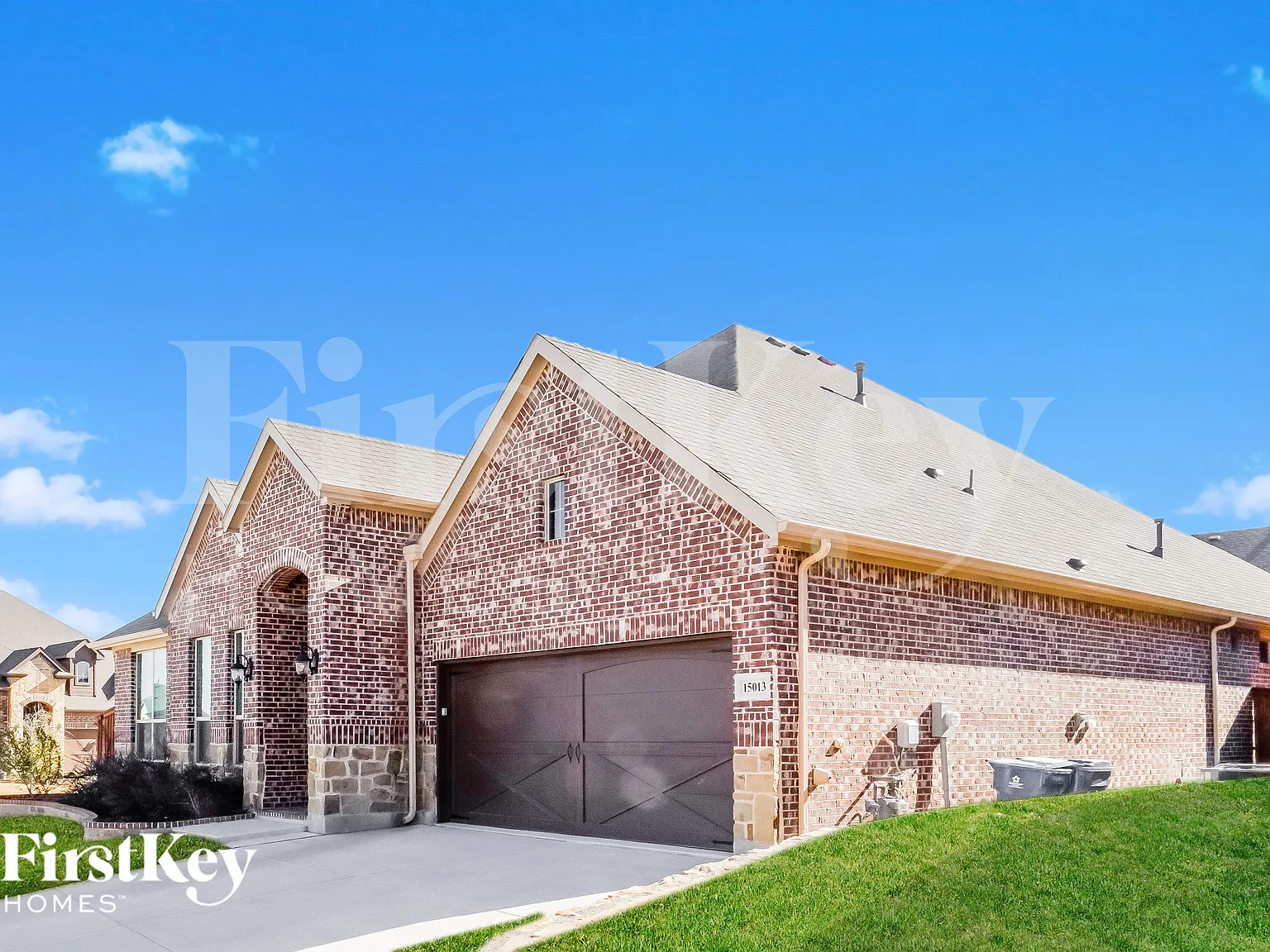 4 bed, 2.5 bath, 2820 sqft, $3,160 — Photo 2