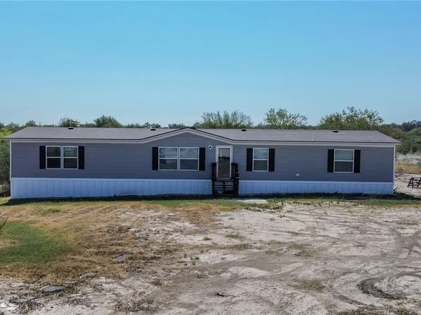 167 Forest Creek Rd, Devine, TX 78016