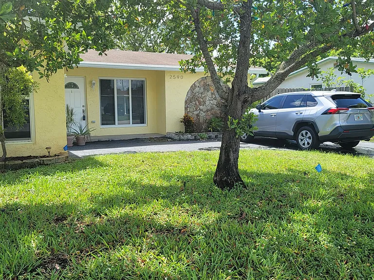2590 NW 98th Ave — Photo 1