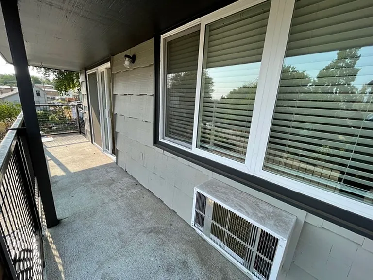 The Courtcrest Apartments — Photo 9