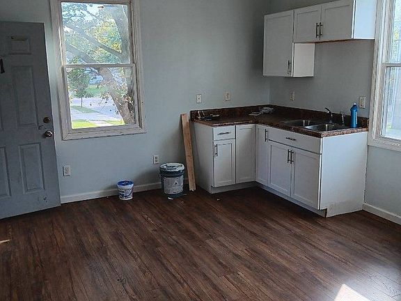 4th image of 510 W Washington St APT 01