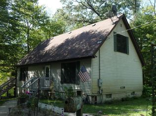 4239 Maple Island Rd, Ravenna, MI 49451