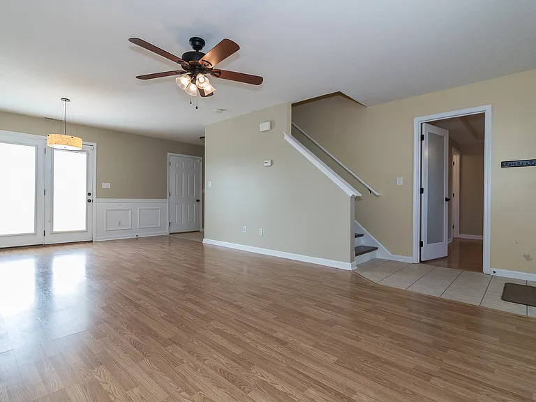 212 Applewood Ln — Photo 6