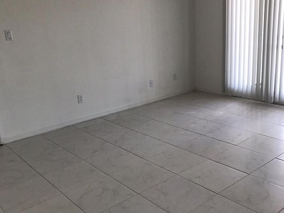 4th image of 208 Pompano Dr SE APT B