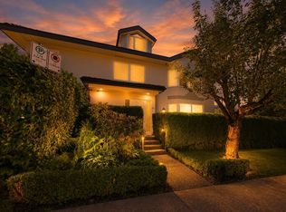 305 E 17th St, North Vancouver, BC V7L2W1