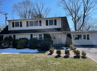 15 Jennifer Ln, Rye Brook, NY 10573