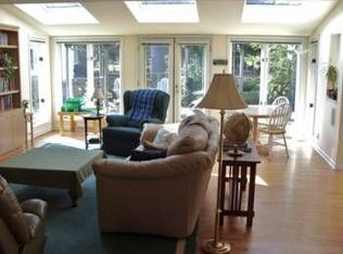 7759 N River Edge Dr, Glendale, WI 53209